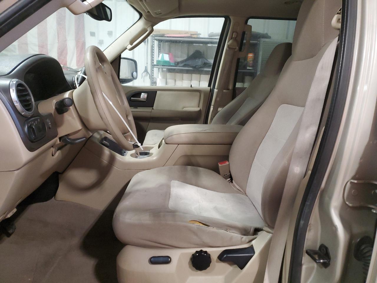 2004 Ford Expedition - Image 7