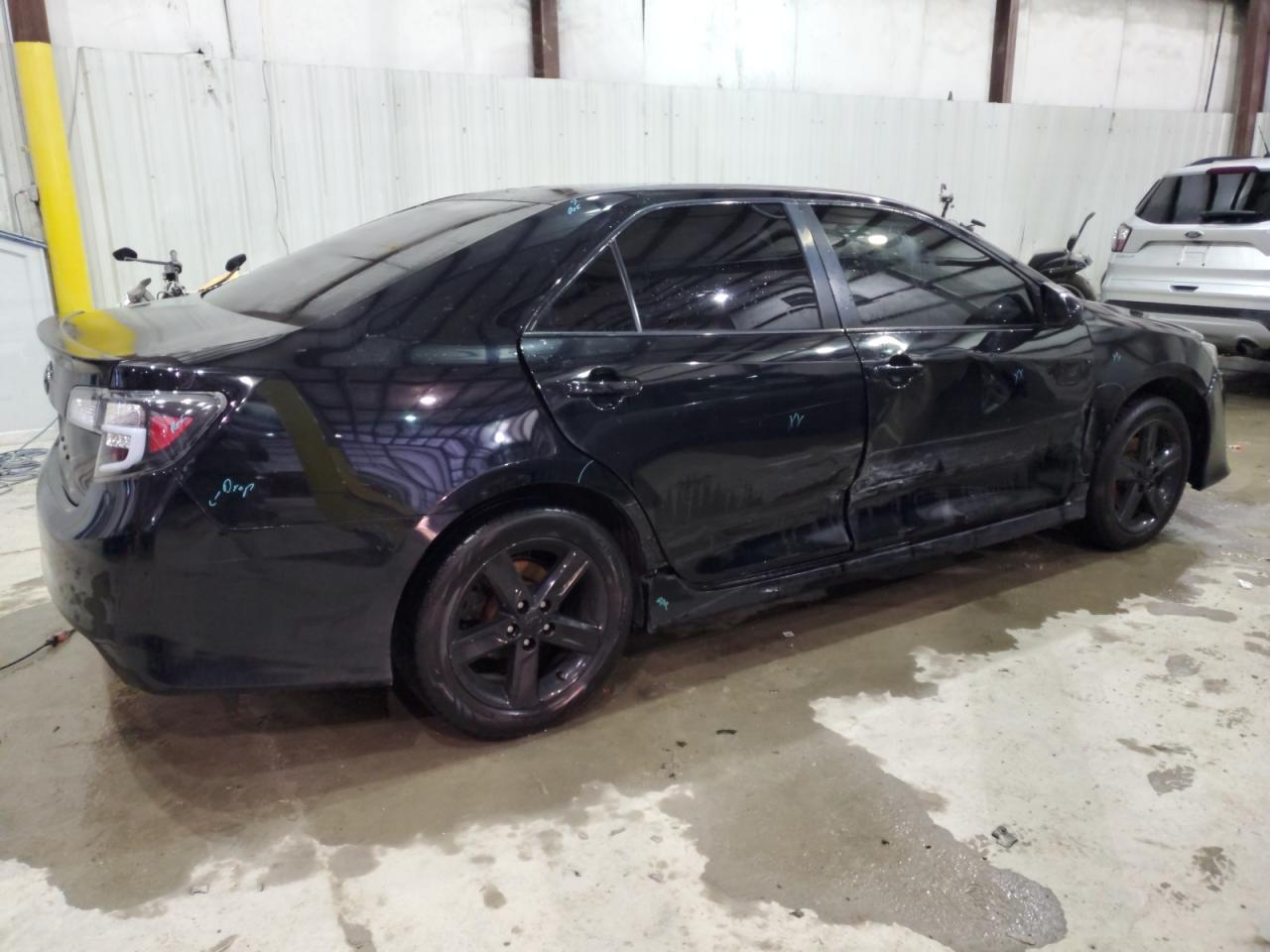 2014 Toyota Camry - Image 3