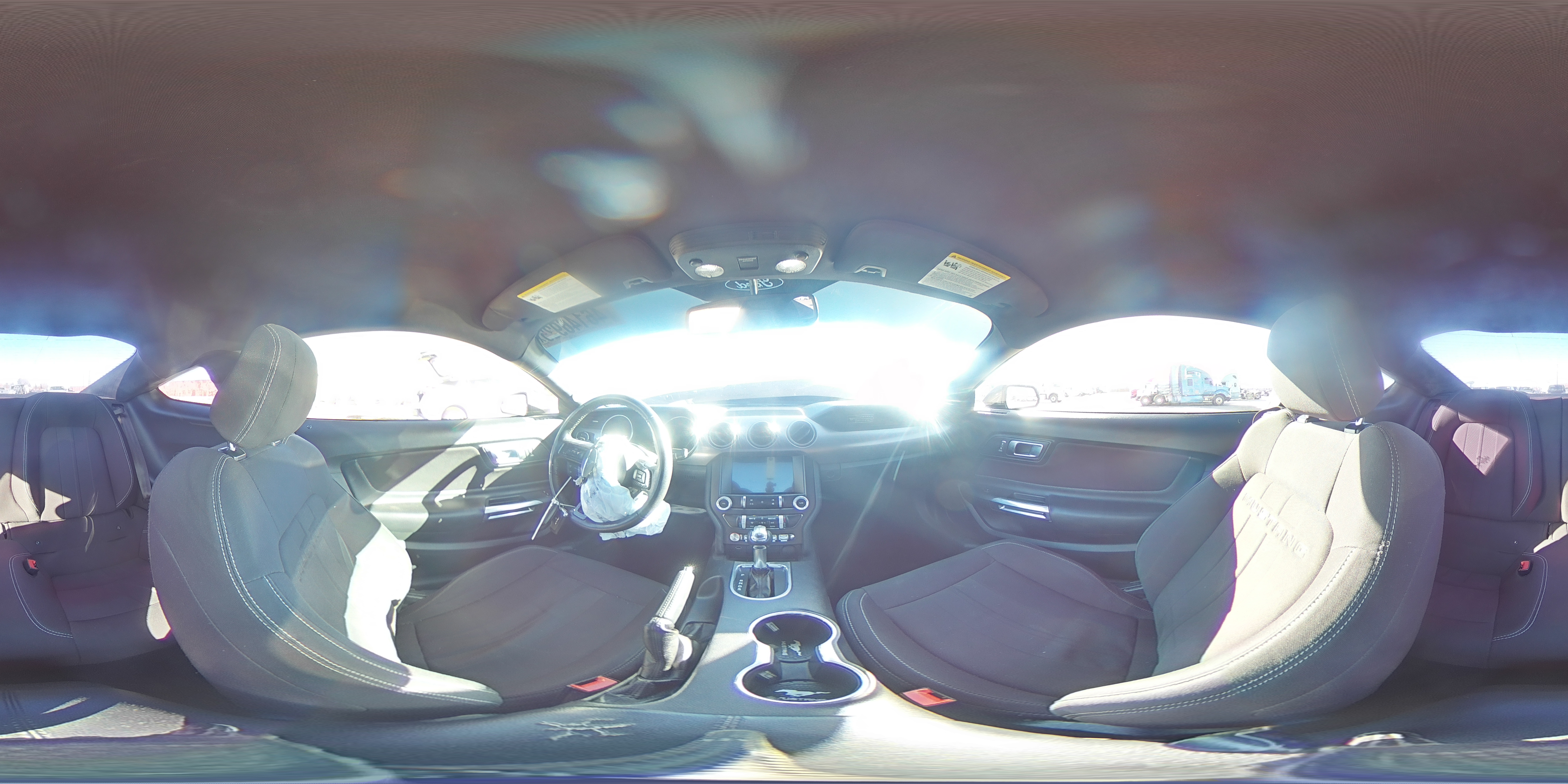 2020 Ford Mustang - Image 12