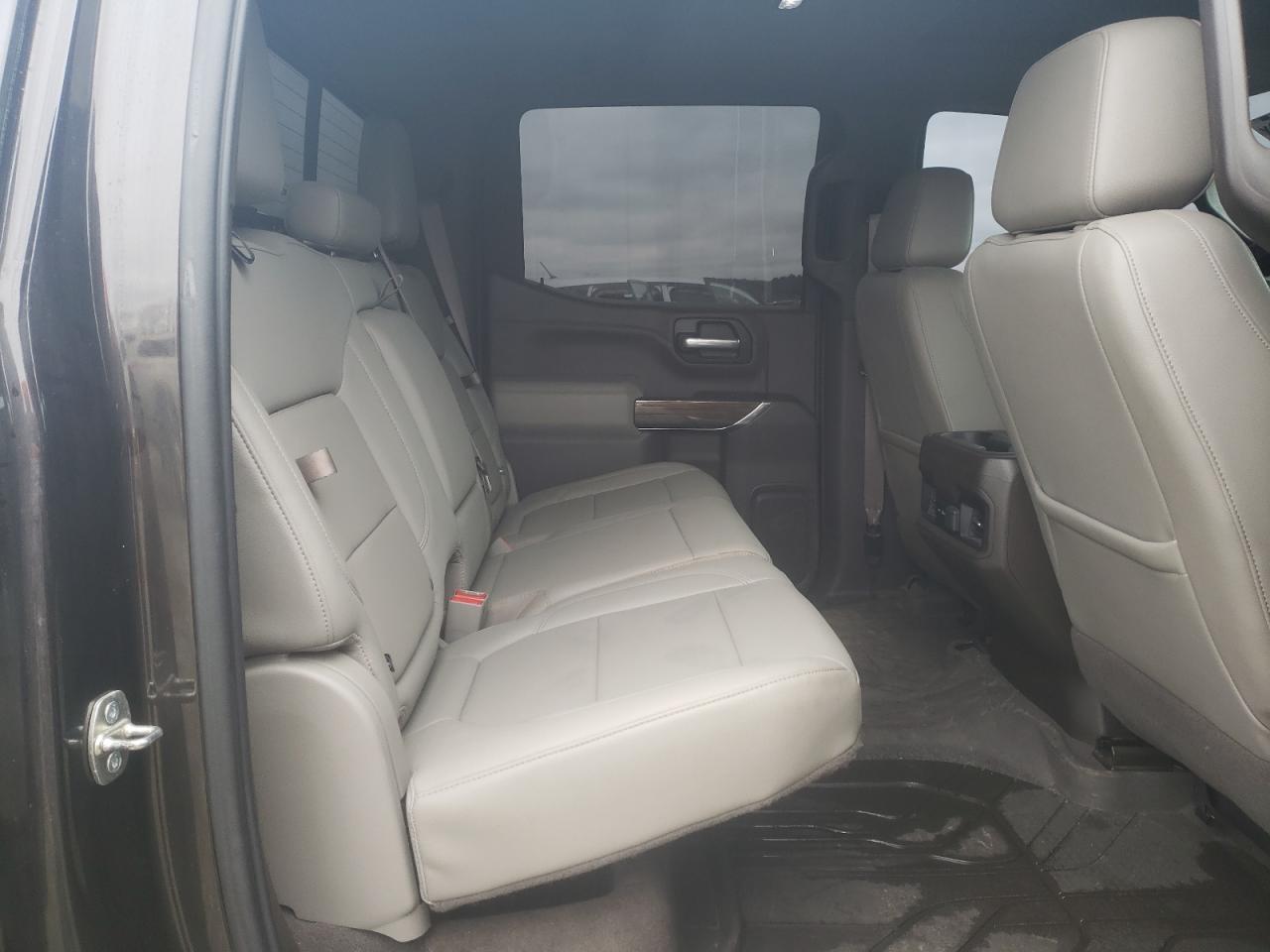 2019 Chevrolet Silverado - Image 10