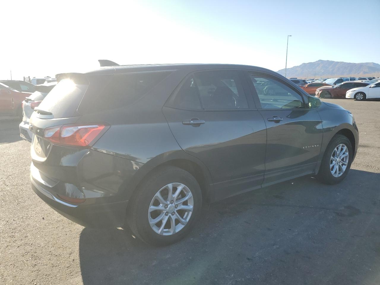 2018 Chevrolet Equinox - Image 3