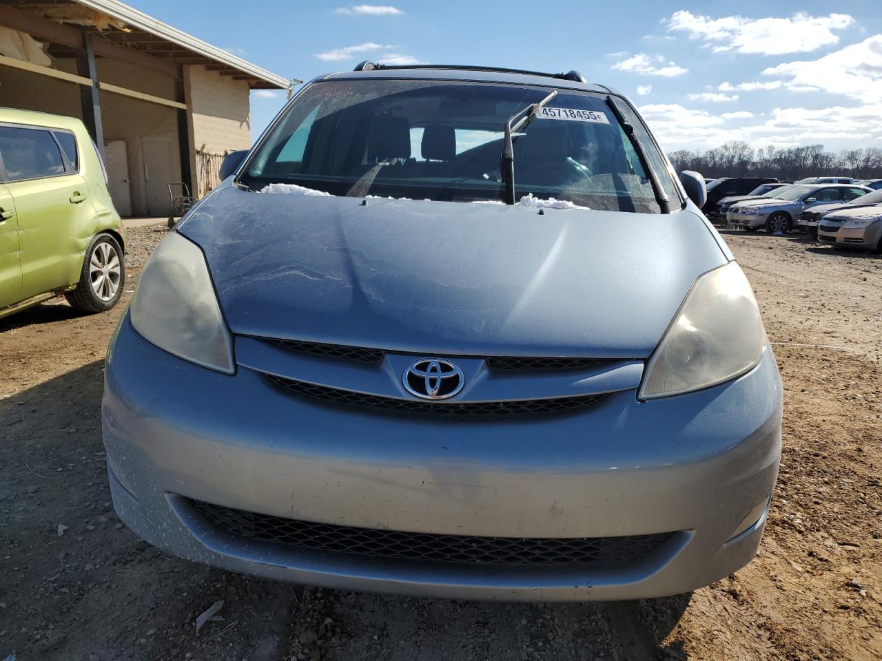 2010 Toyota Sienna - Image 5