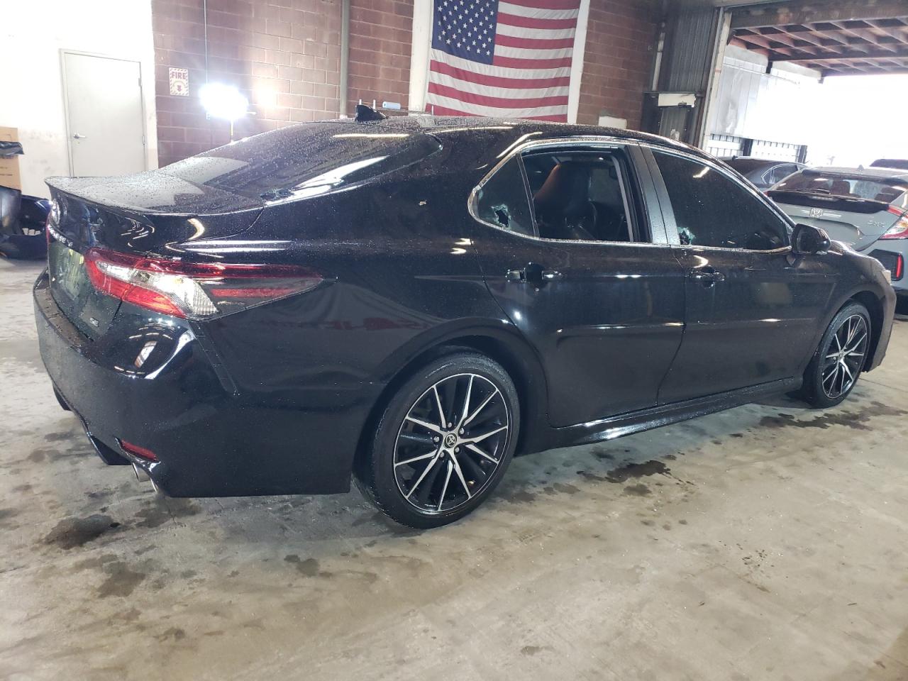 2021 Toyota Camry - Image 3