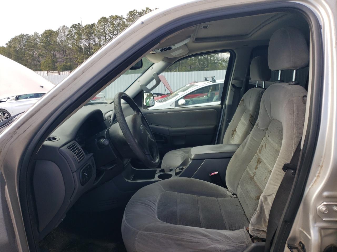 2005 Ford Explorer - Image 7