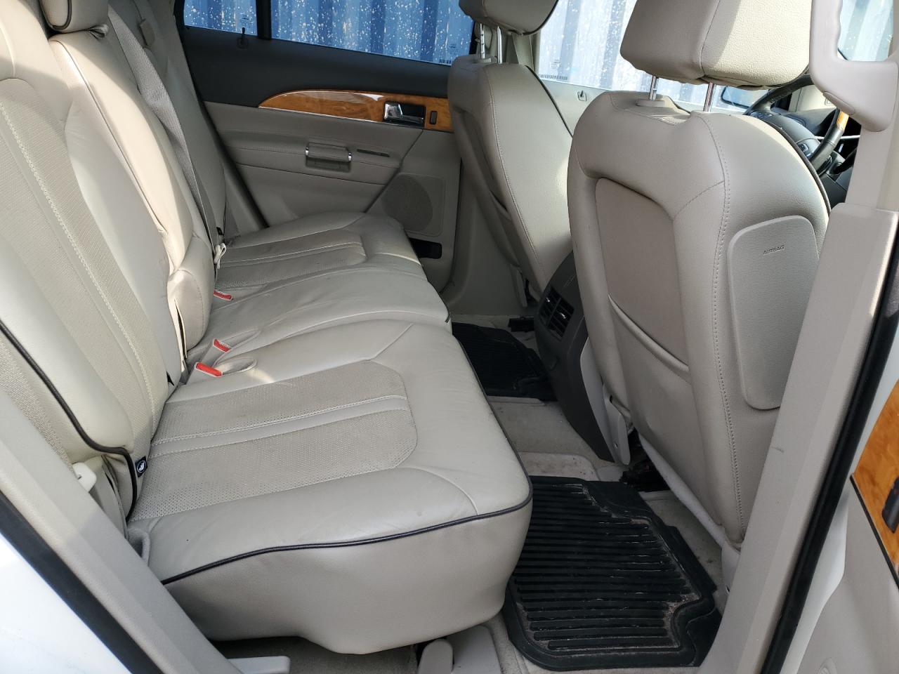 2013 Lincoln MKX - Image 11