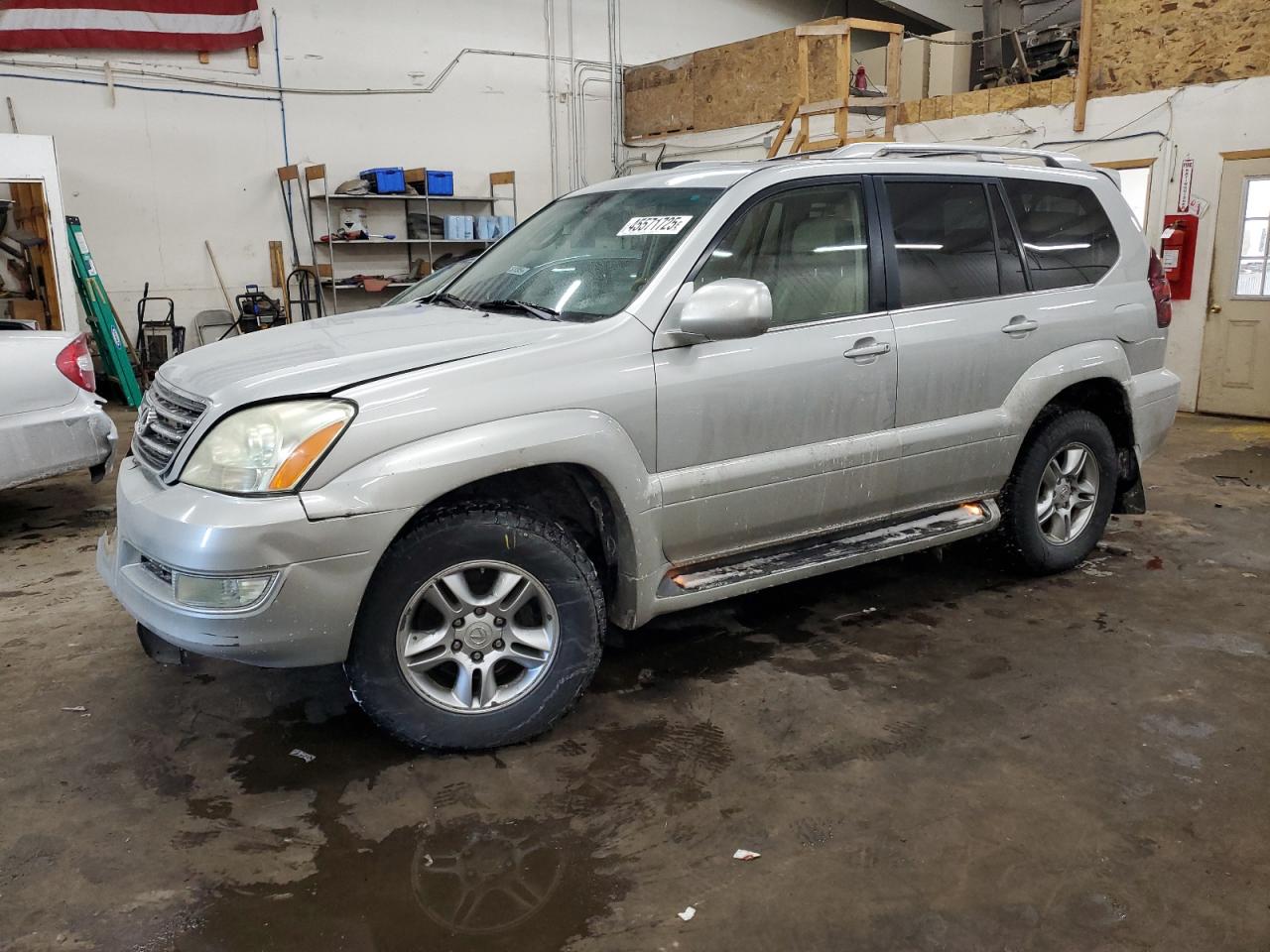 2005 Lexus GX - Image 1