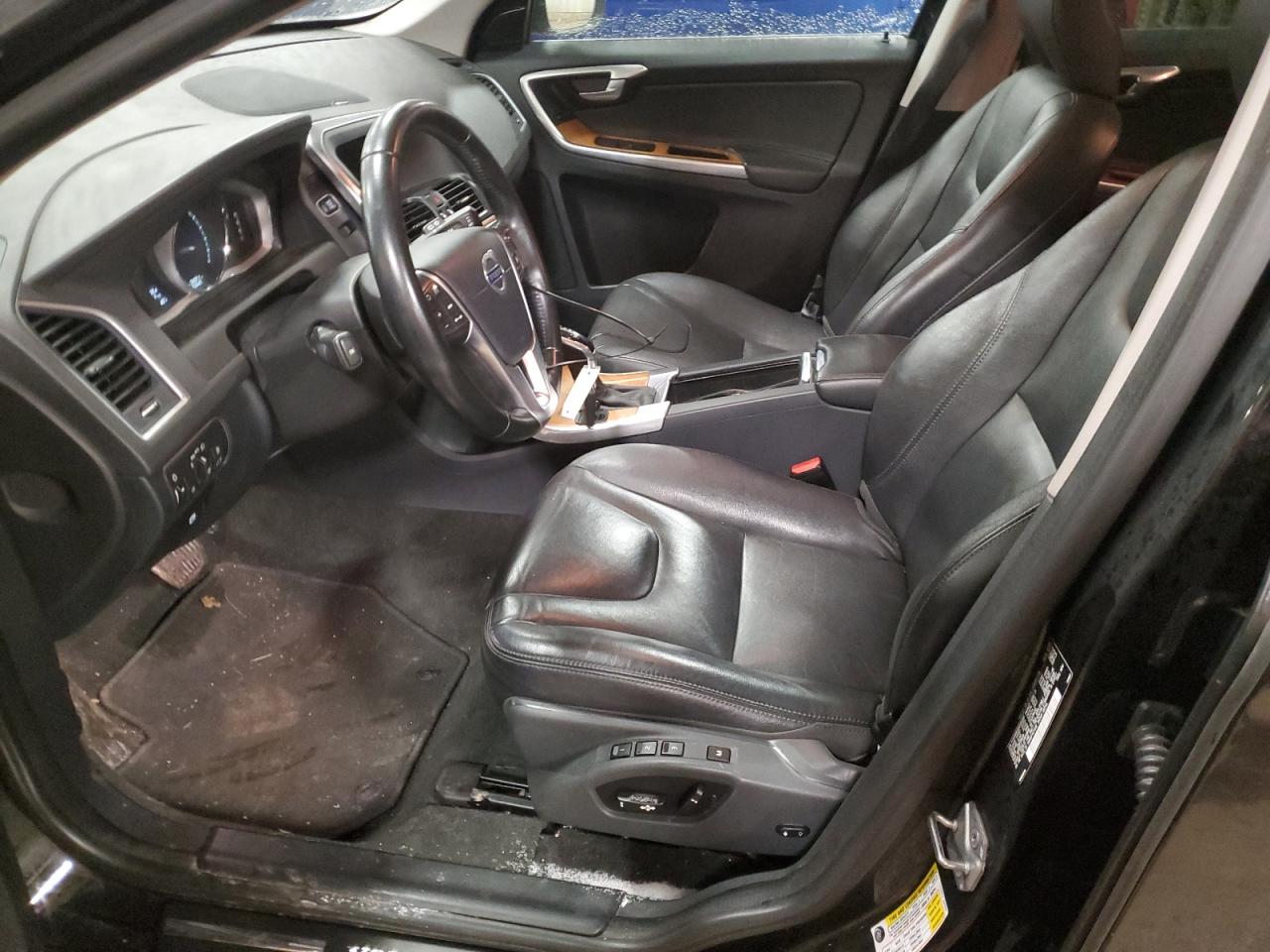 2017 Volvo XC60 - Image 7