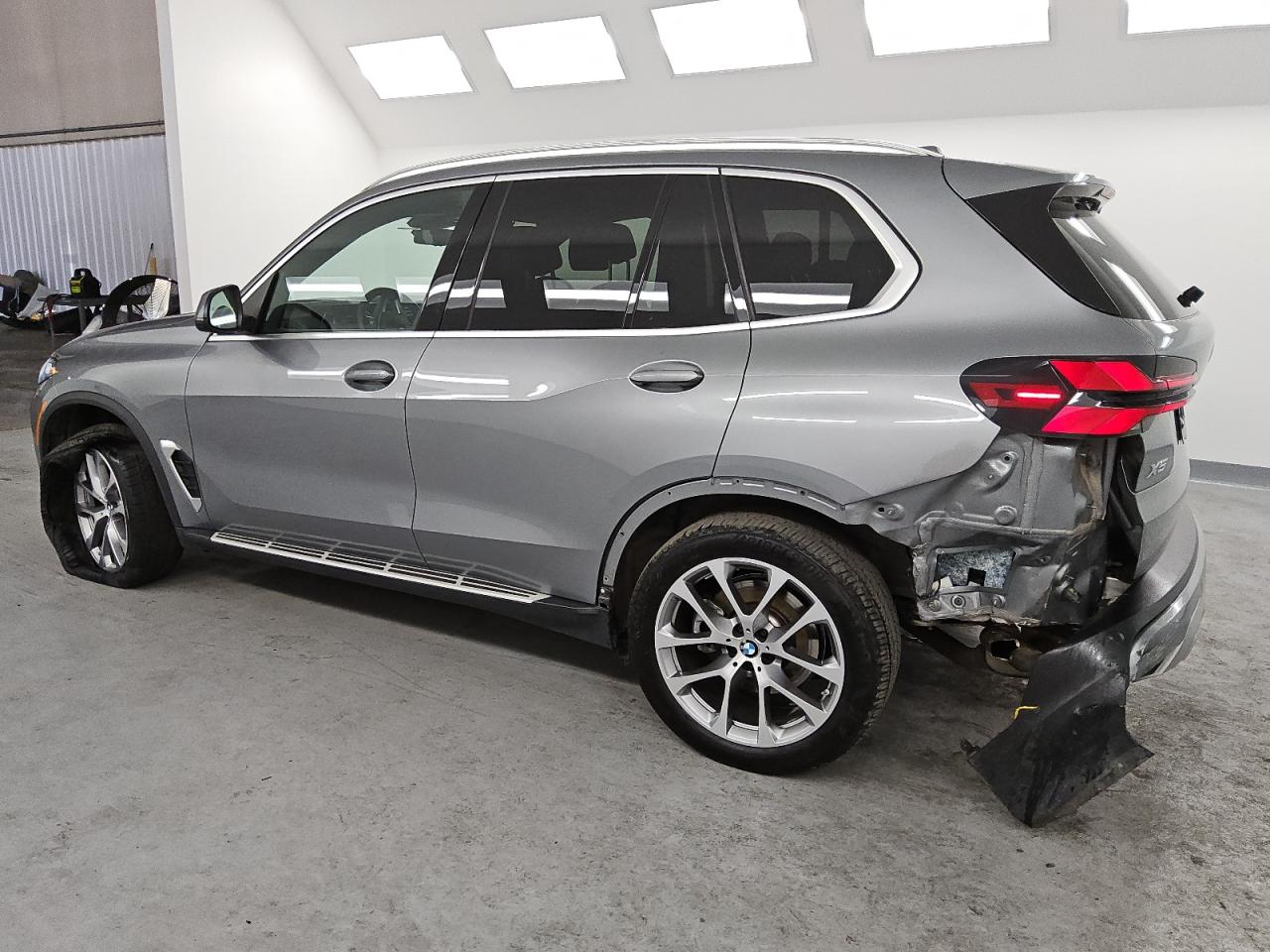 2024 BMW X5 - Image 2