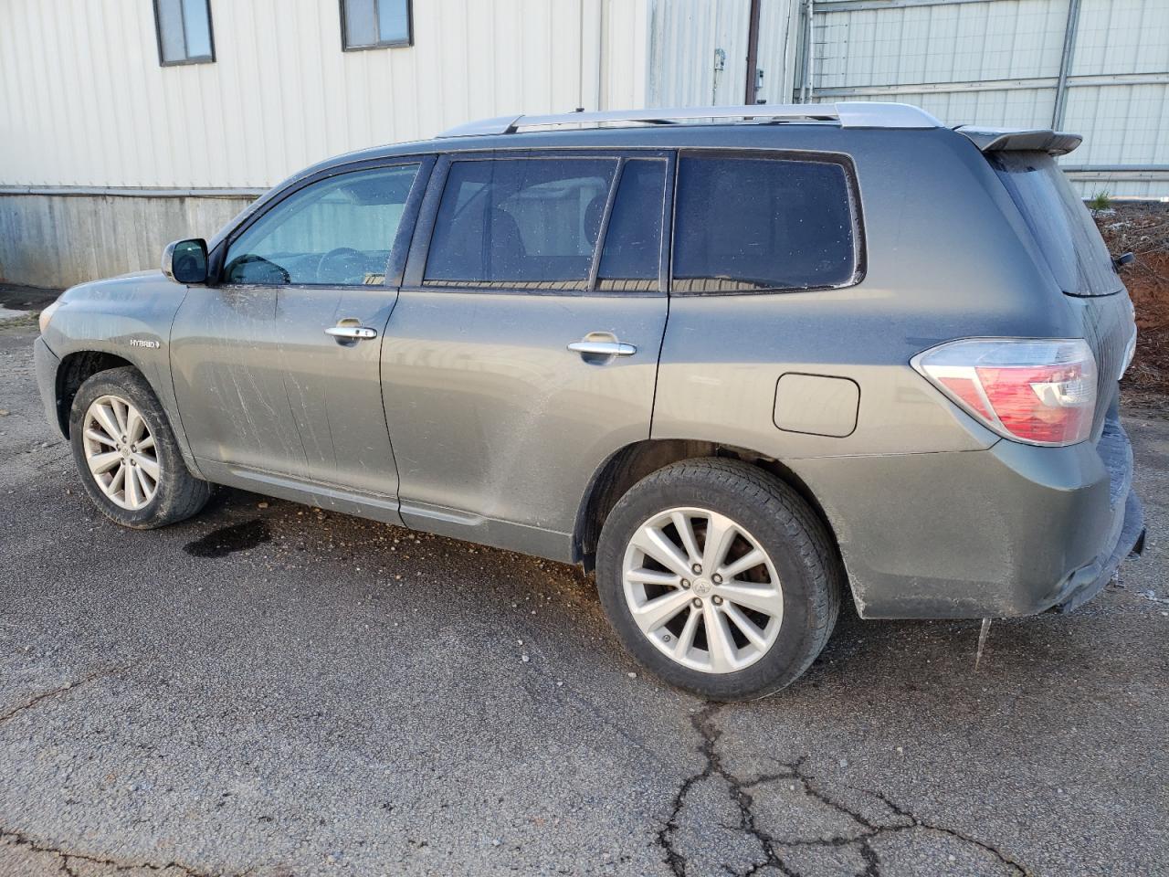 2010 Toyota Highlander - Image 2