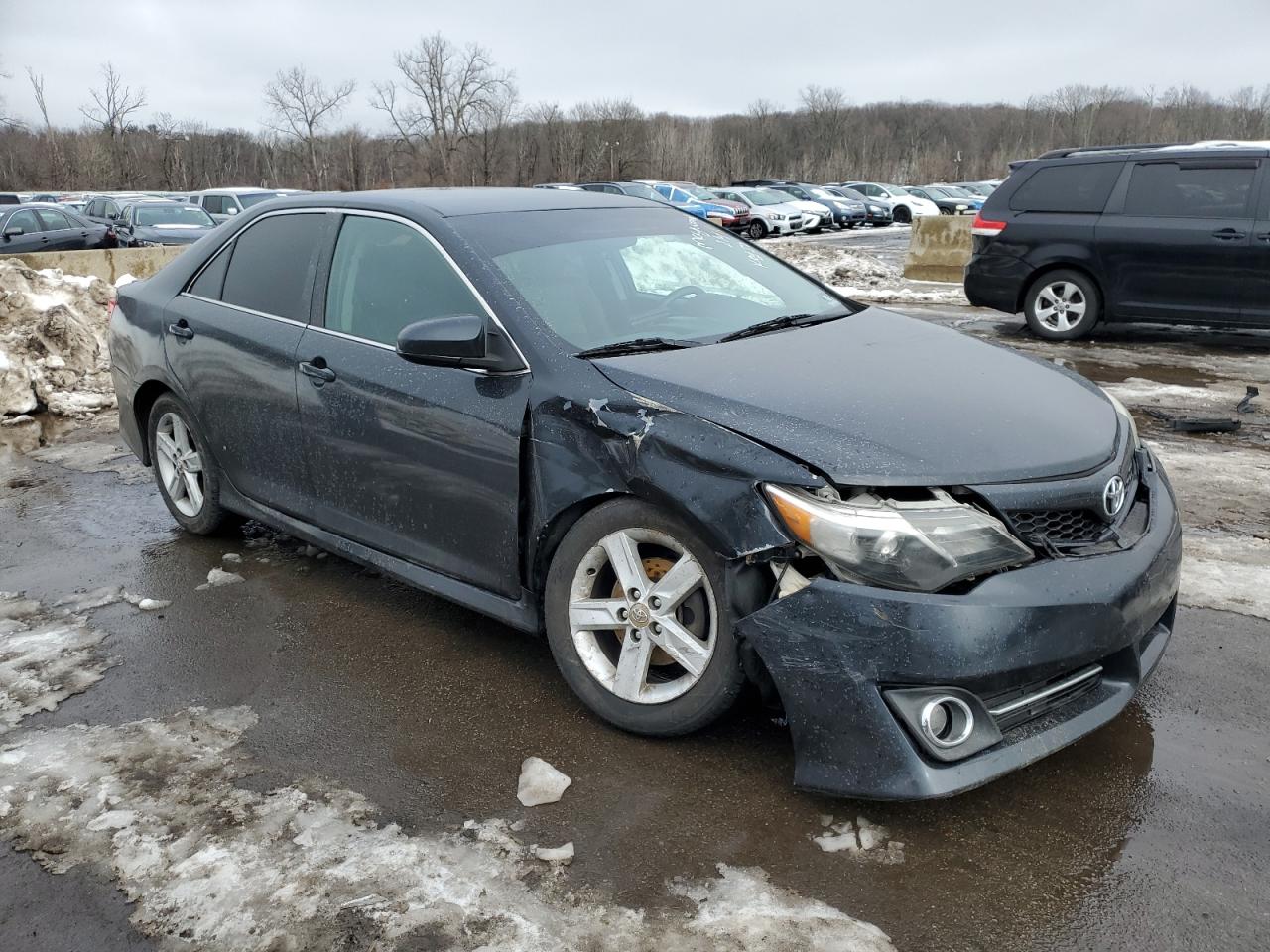 2013 Toyota Camry - Image 4