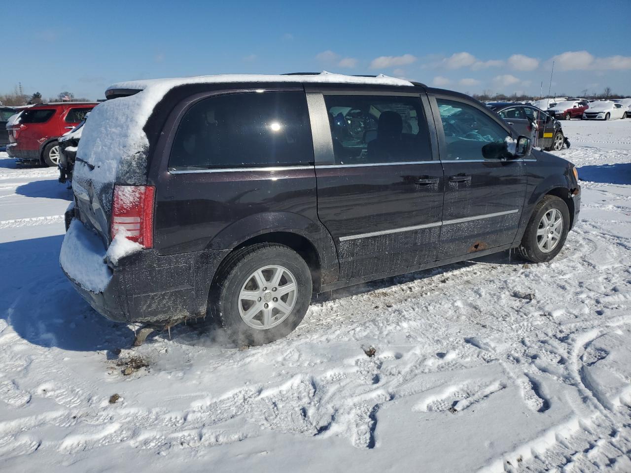 2010 Chrysler Town & Country - Image 3