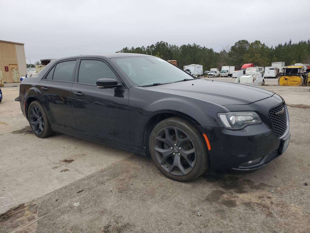 2021 Chrysler 300 - Image 4