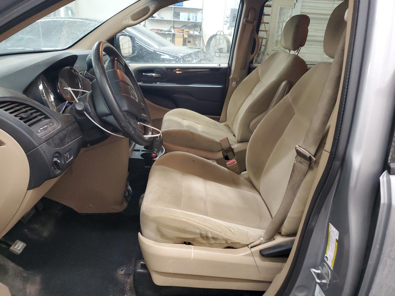 2014 Dodge Caravan - Image 7