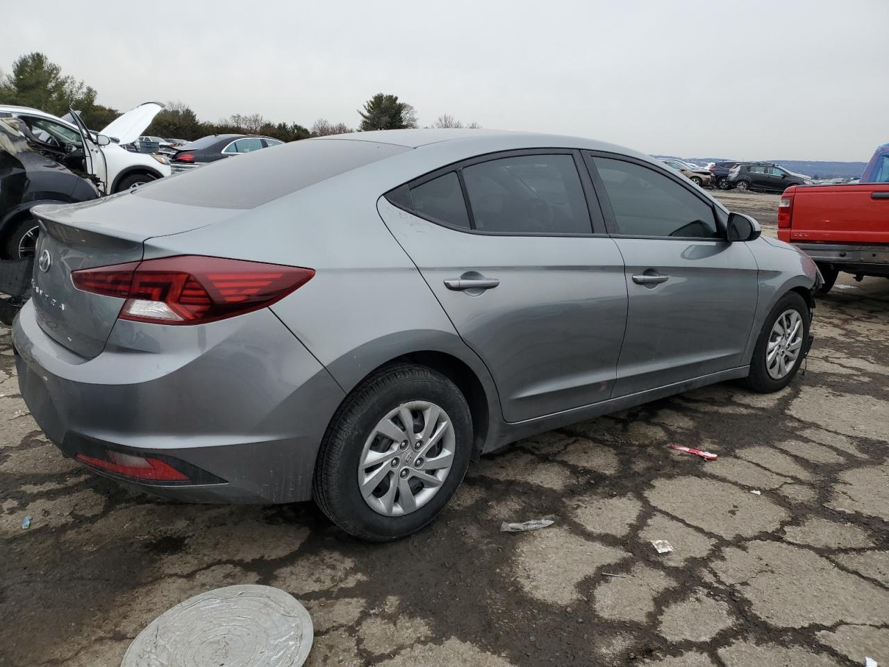 2019 Hyundai Elantra - Image 3