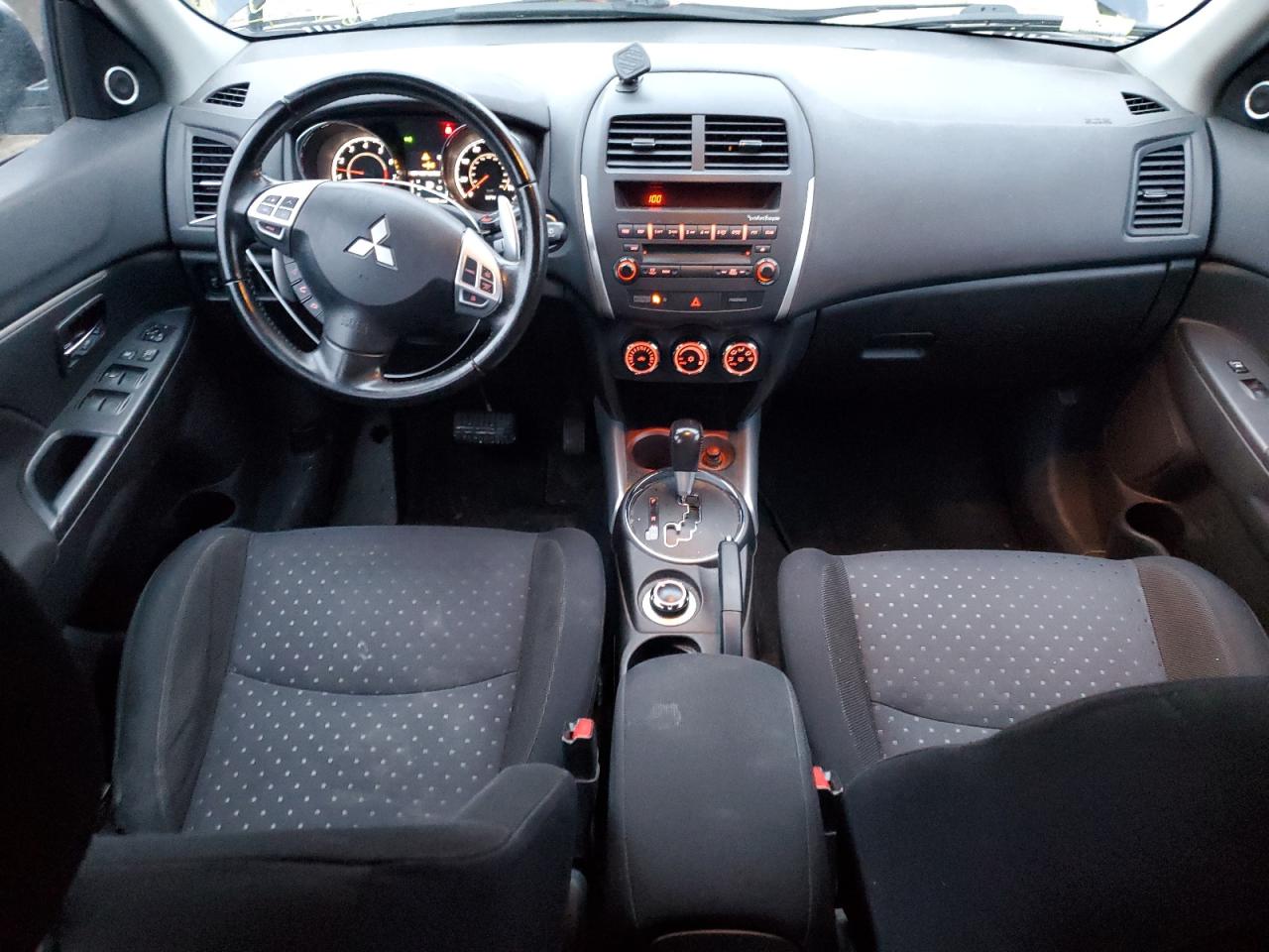 2012 Mitsubishi Outlander - Image 8