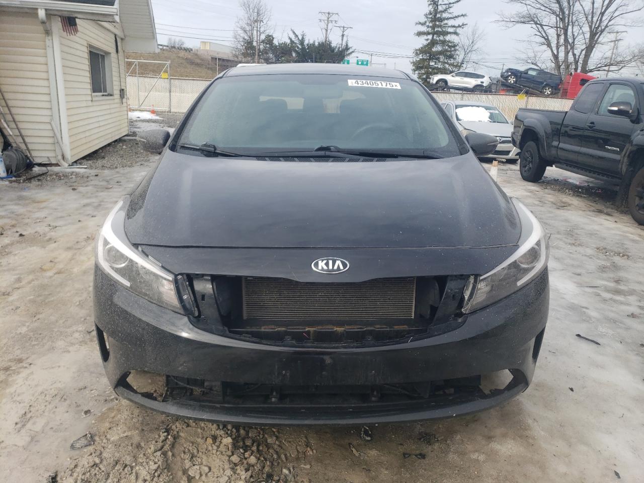 2017 Kia Forte - Image 5