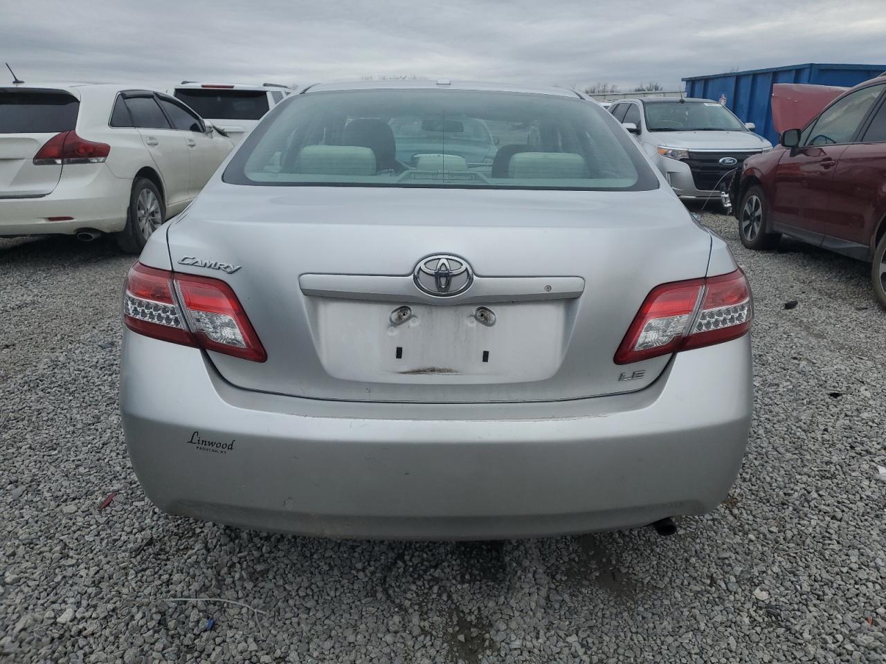 2011 Toyota Camry - Image 6