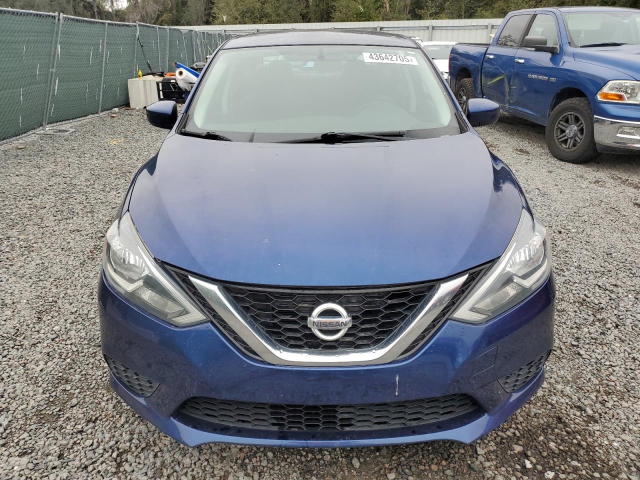 2017 Nissan Sentra - Image 5