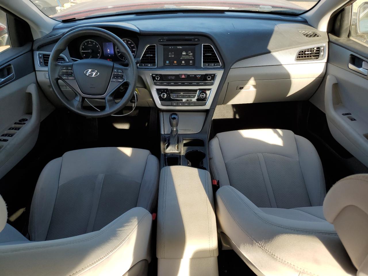2016 Hyundai Sonata - Image 8