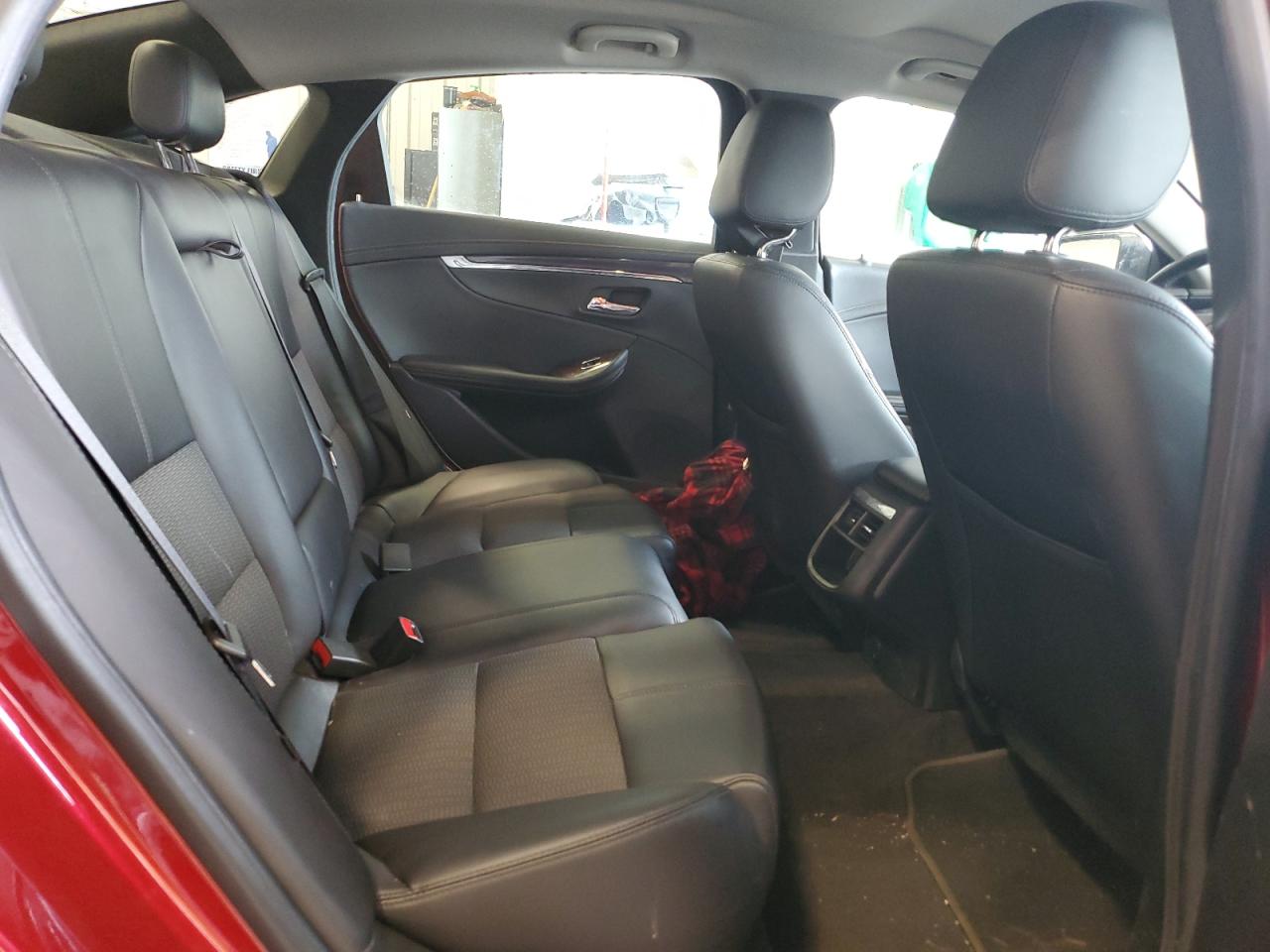 2015 Chevrolet Impala - Image 10