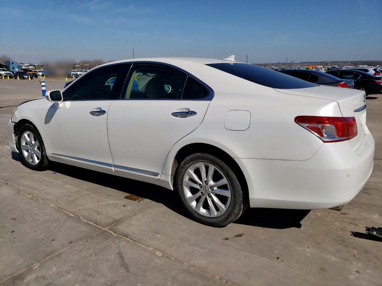 2011 Lexus ES - Image 2