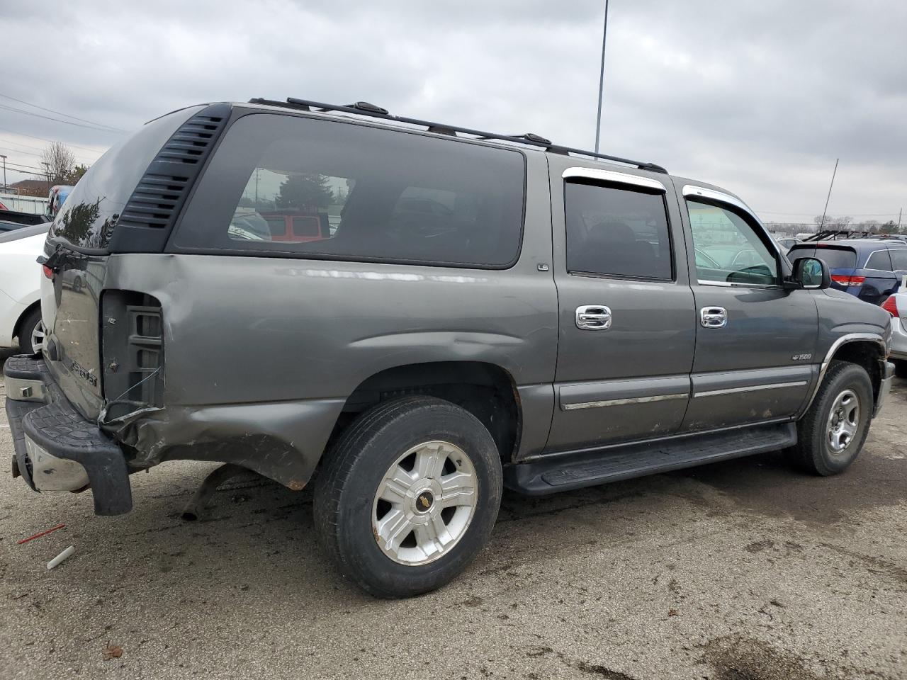 2000 Chevrolet Suburban - Image 3