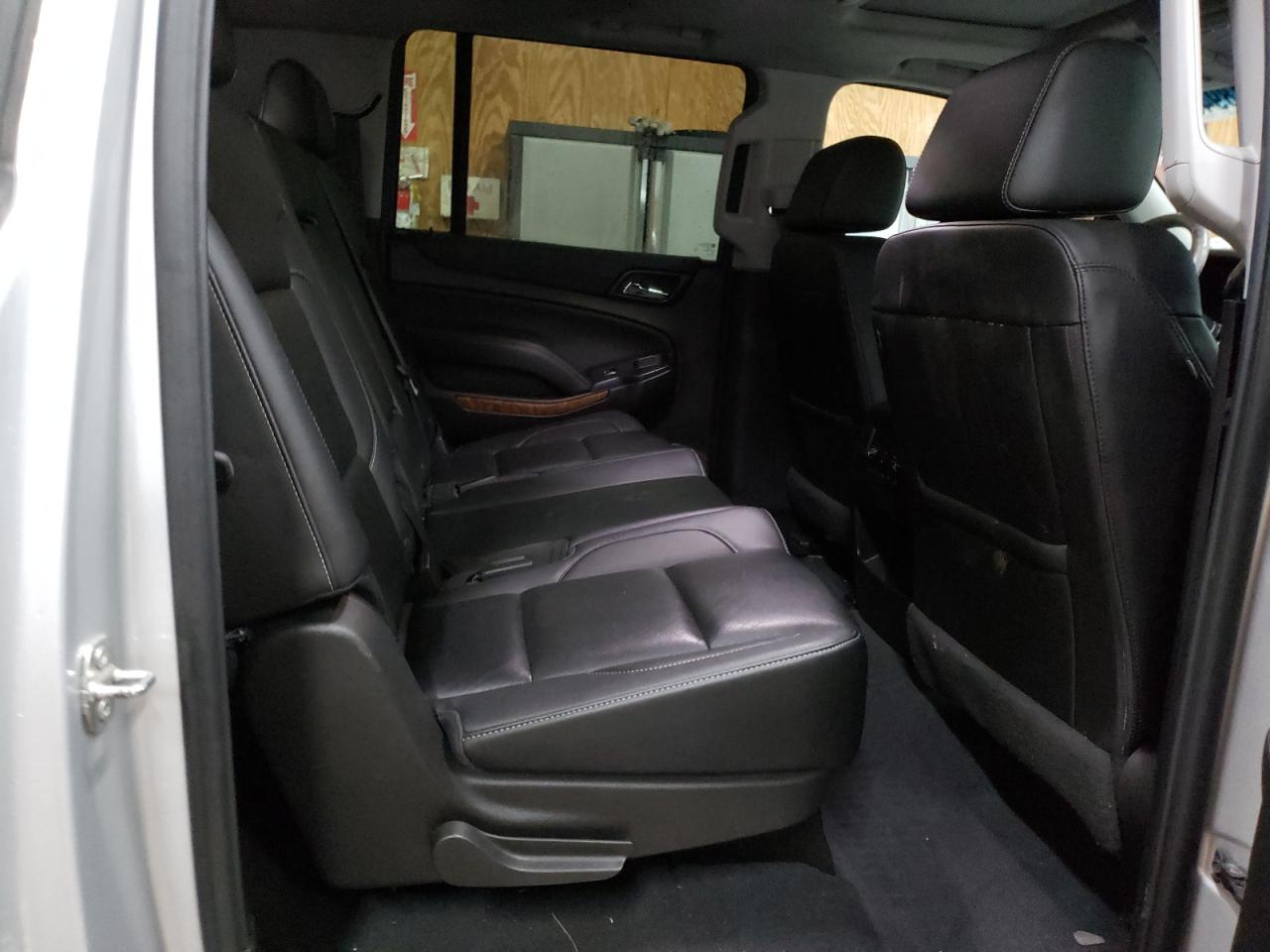 2019 Chevrolet Suburban - Image 11