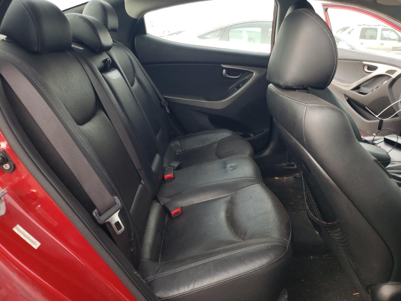 2012 Hyundai Elantra - Image 10