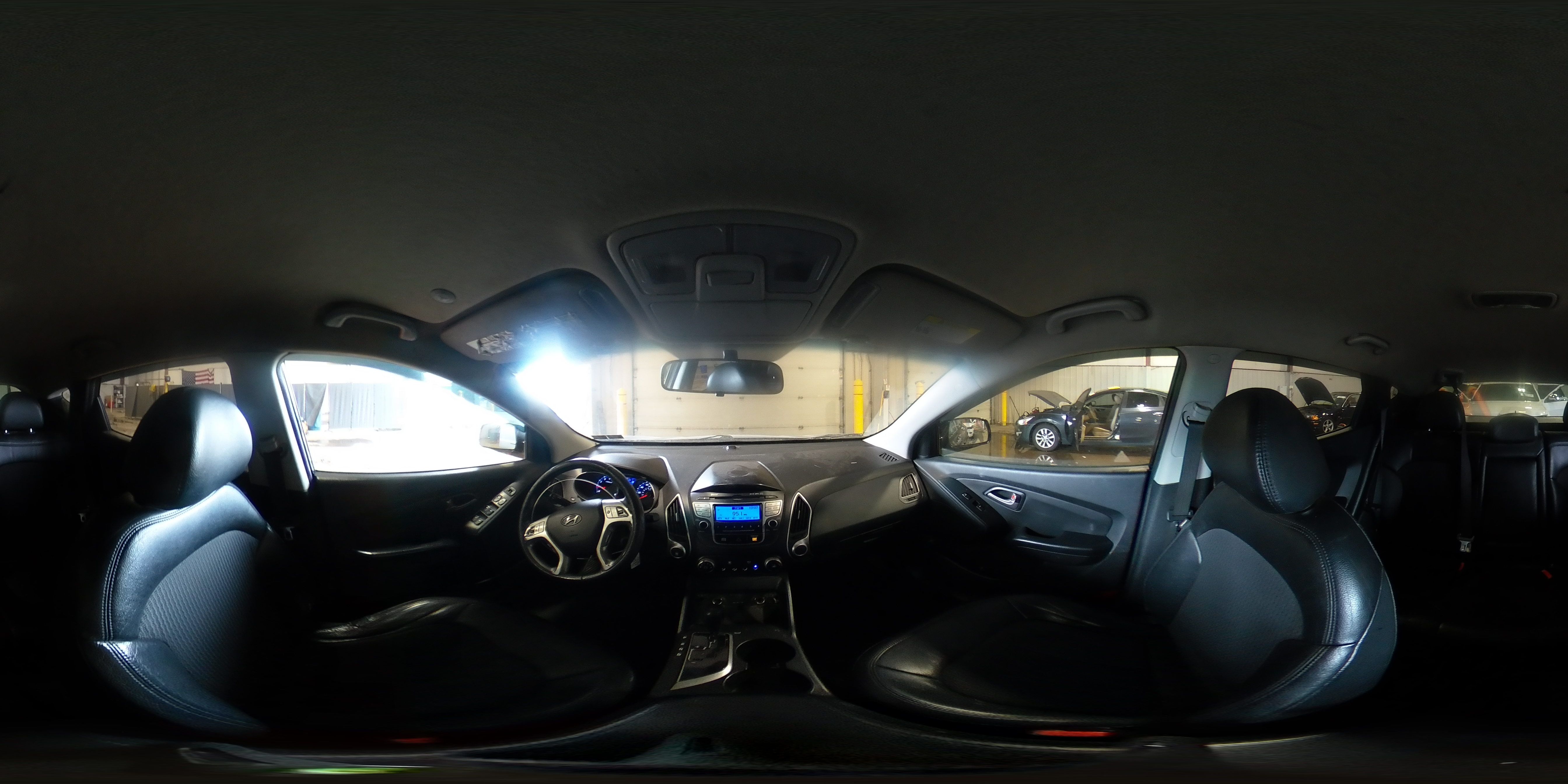 2012 Hyundai Tucson - Image 15