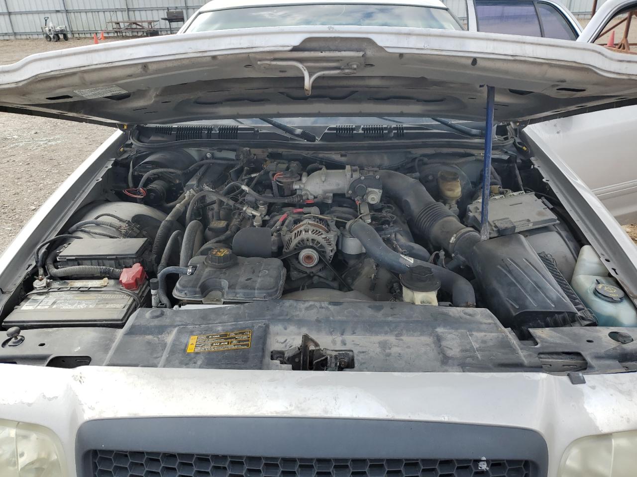 2009 Ford Crown Victoria - Image 11
