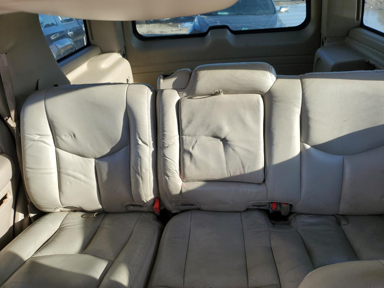 2004 Chevrolet Tahoe - Image 10