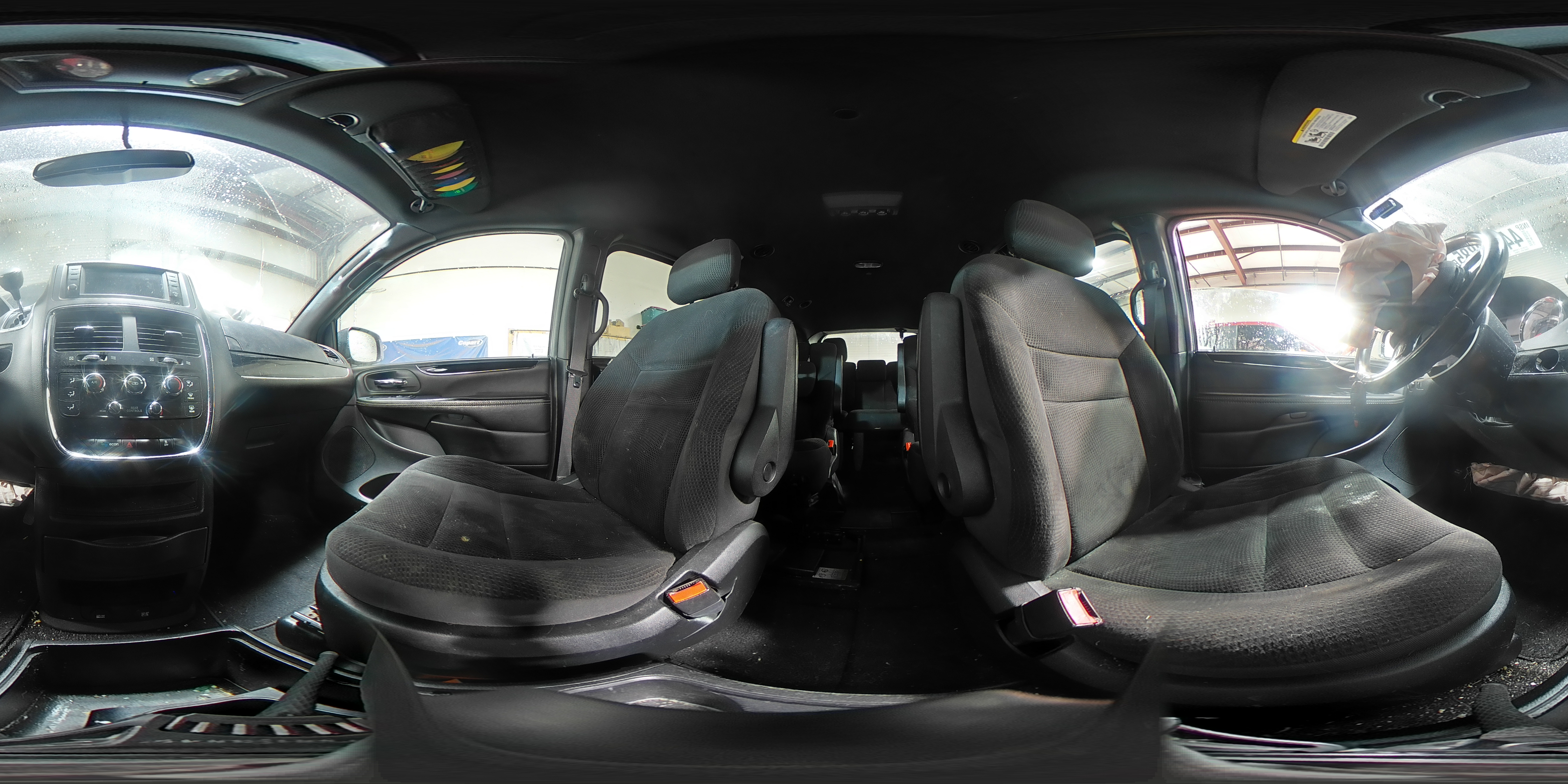 2018 Dodge Caravan - Image 16