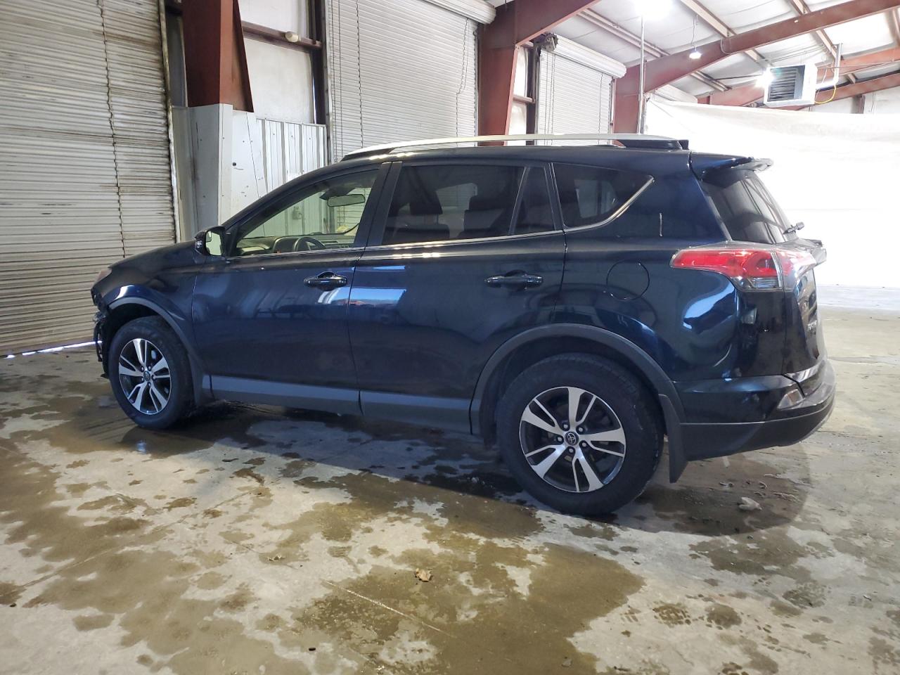 2017 Toyota RAV 4 - Image 2