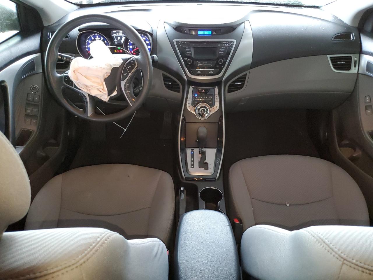 2013 Hyundai Elantra - Image 8
