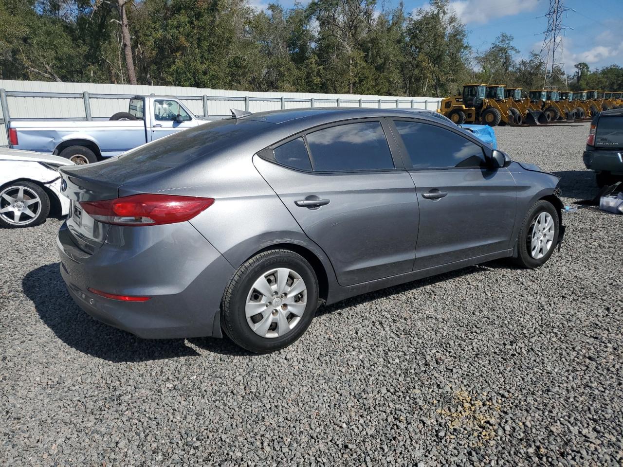 2018 Hyundai Elantra - Image 3