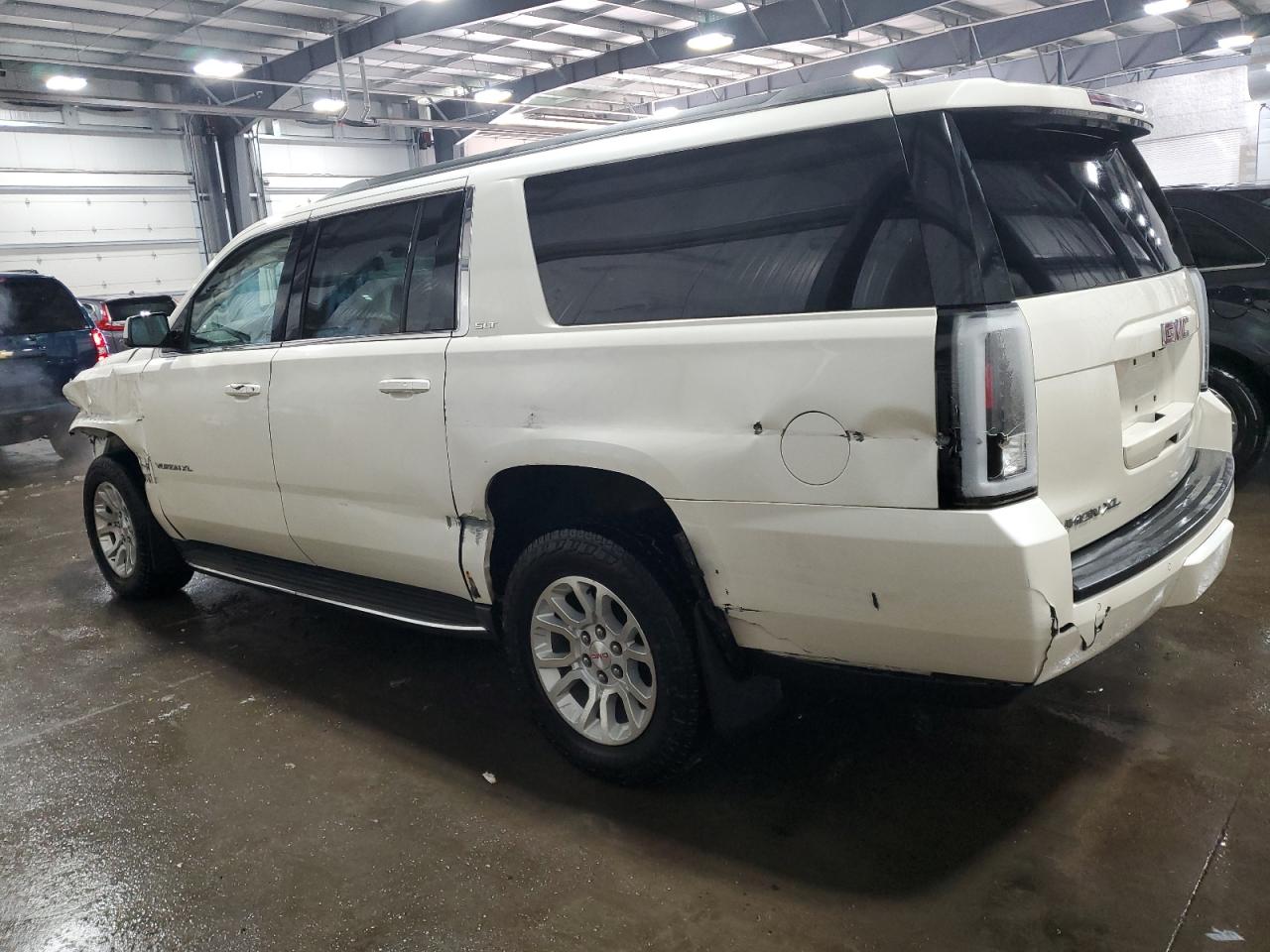 2015 GMC Yukon - Image 2