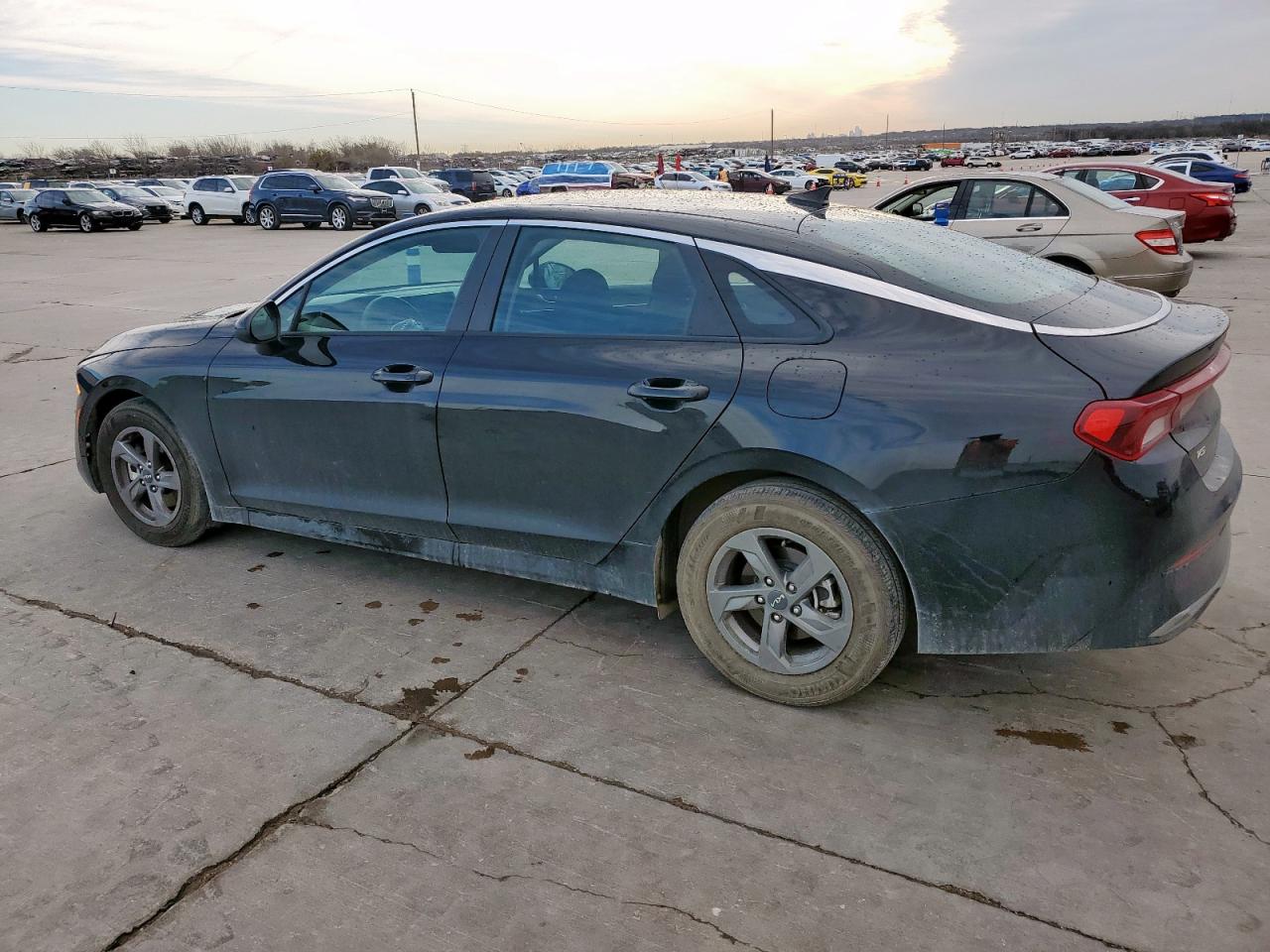 2023 Kia K5 - Image 2