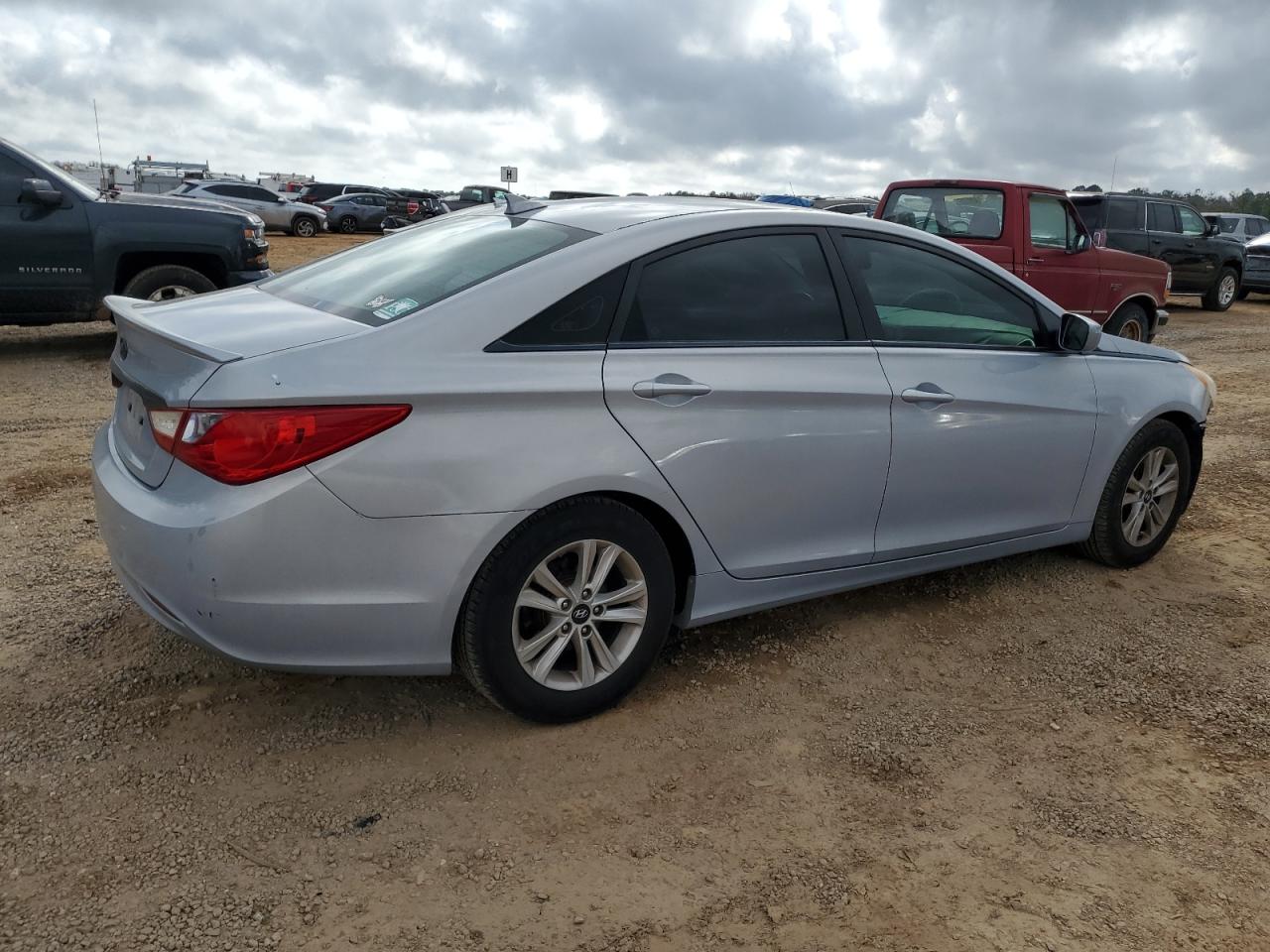 2013 Hyundai Sonata - Image 3