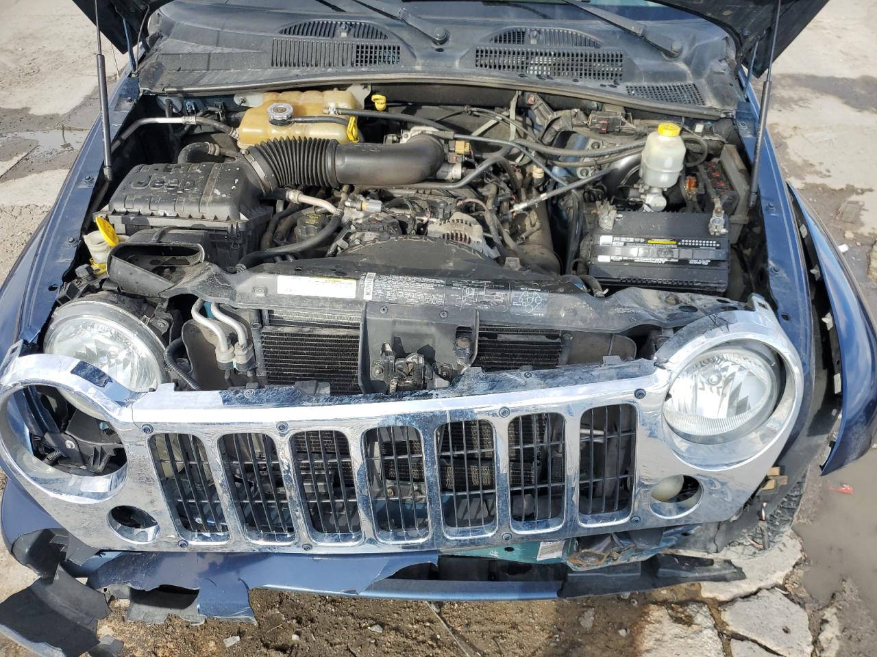 2005 Jeep Liberty (North America) - Image 12