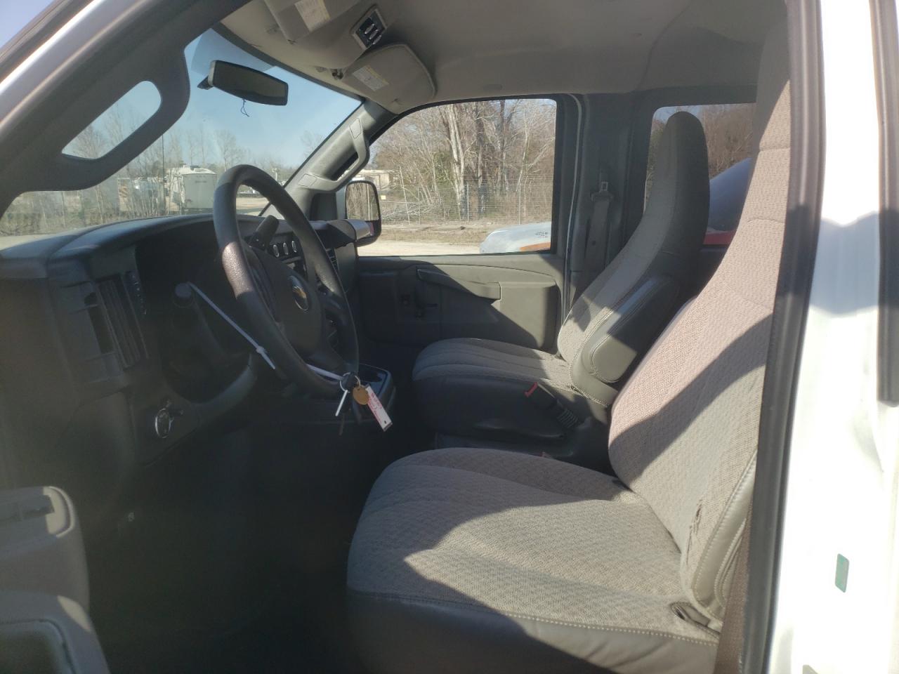 2017 Chevrolet Express - Image 7