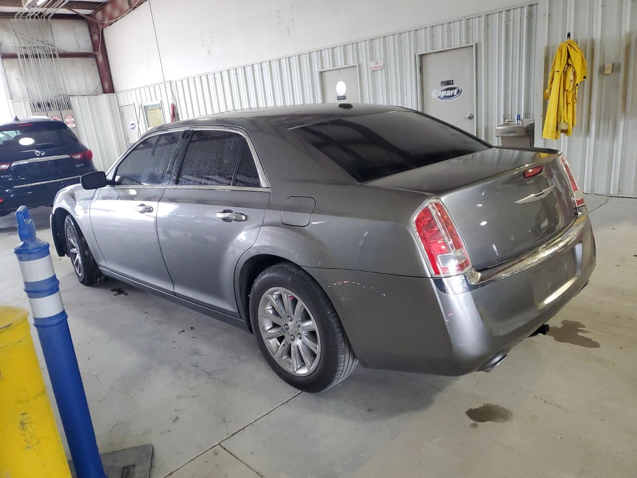 2011 Chrysler 300 - Image 2