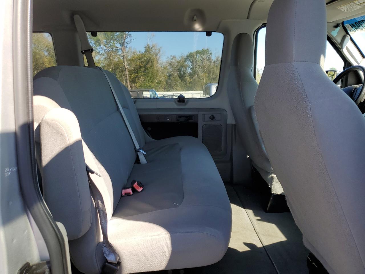 2010 Ford Econoline - Image 11