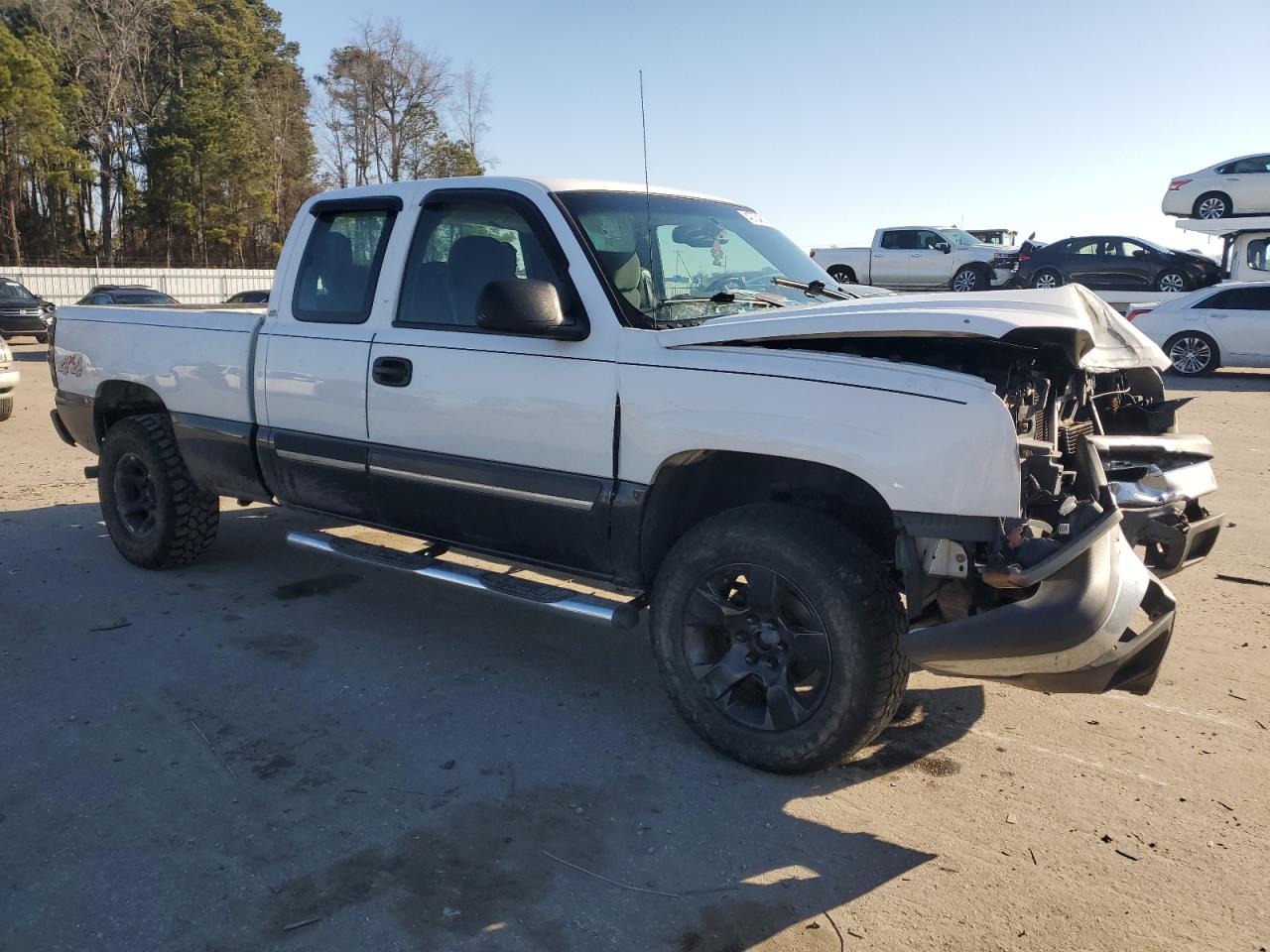 2004 Chevrolet Silverado - Image 4