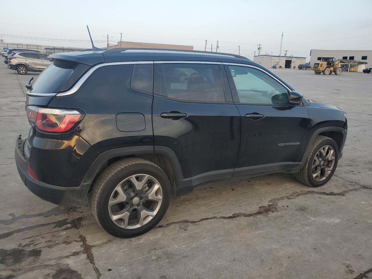 2018 Jeep Compass - Image 3