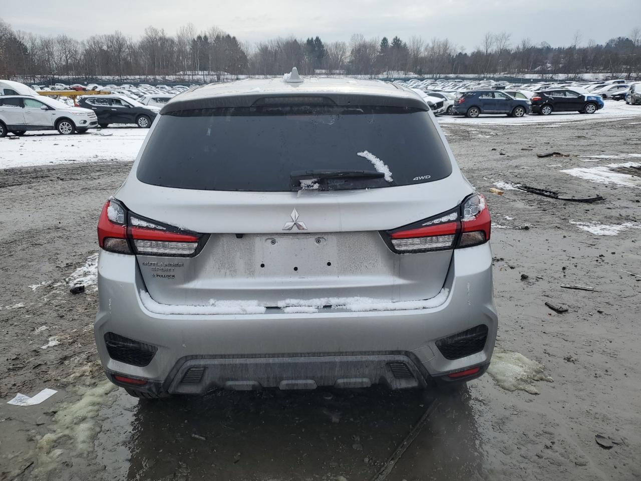 2024 Mitsubishi Outlander - Image 6