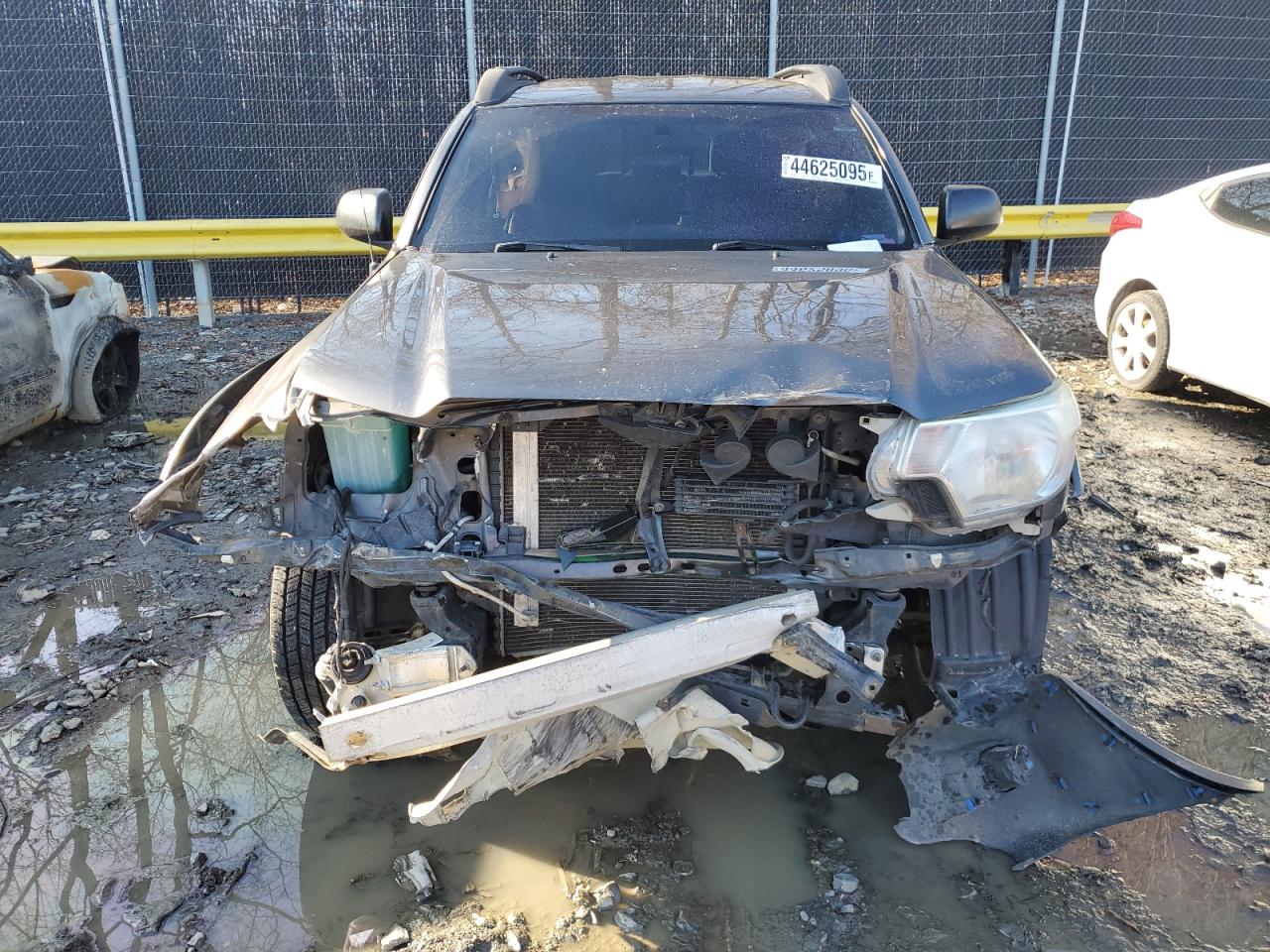 2015 Toyota Tacoma - Image 5