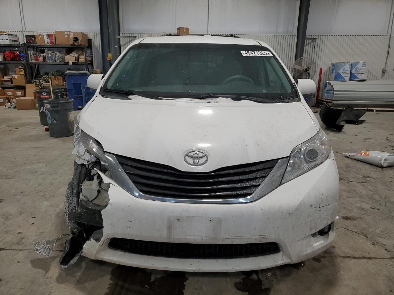 2014 Toyota Sienna - Image 5