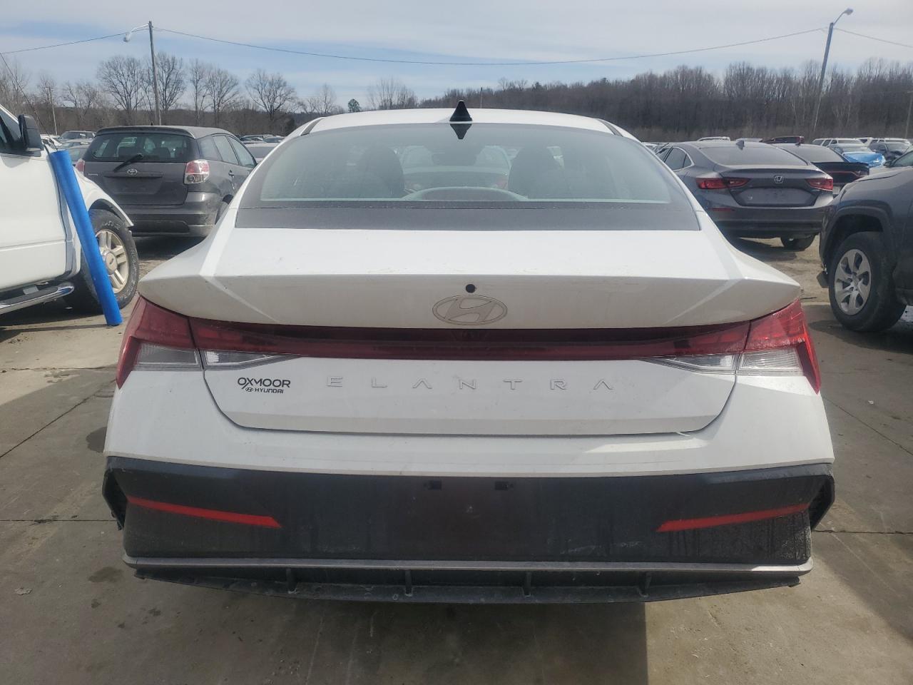 2024 Hyundai Elantra - Image 6
