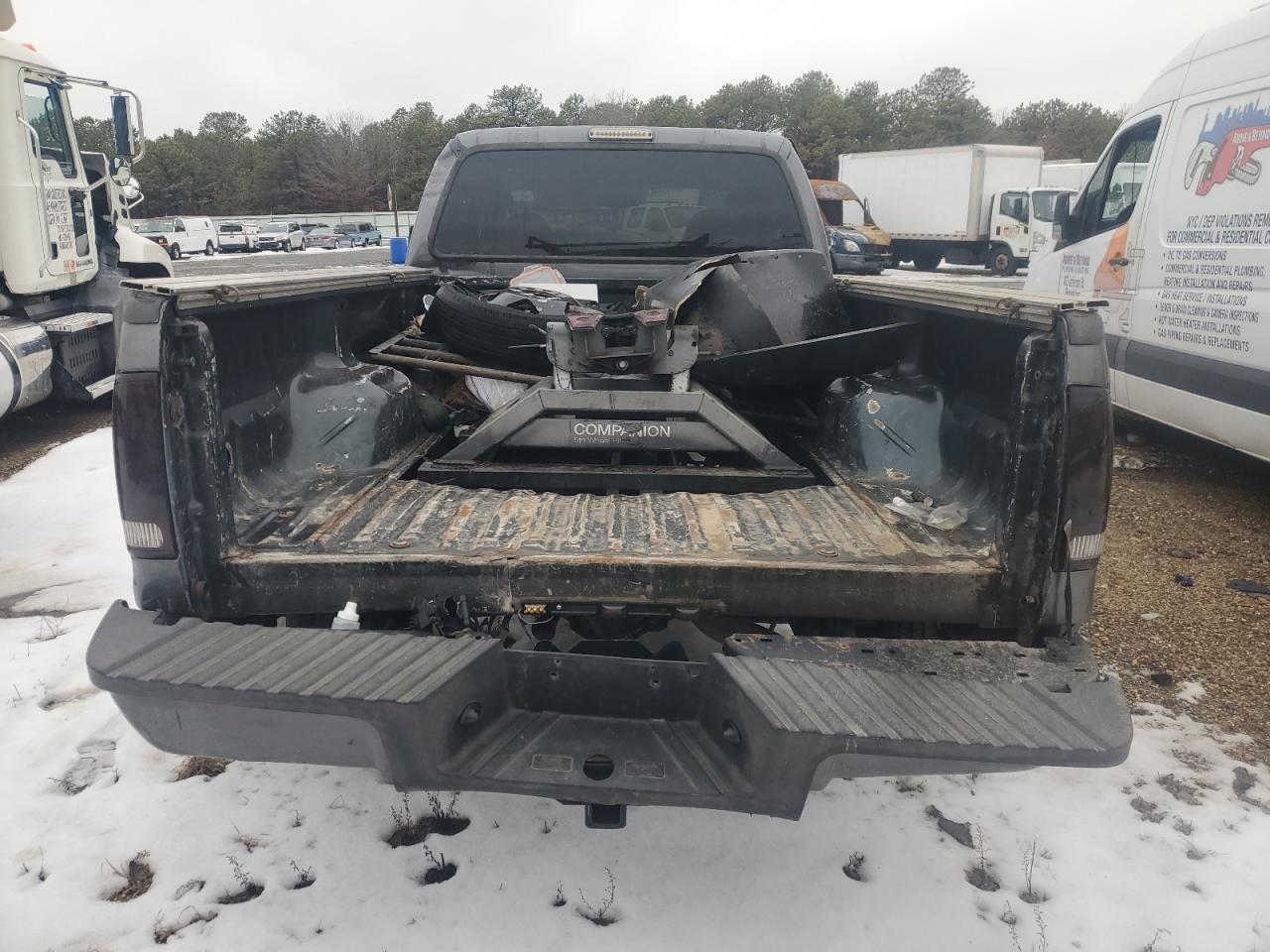 2004 Ford F350 - Image 6