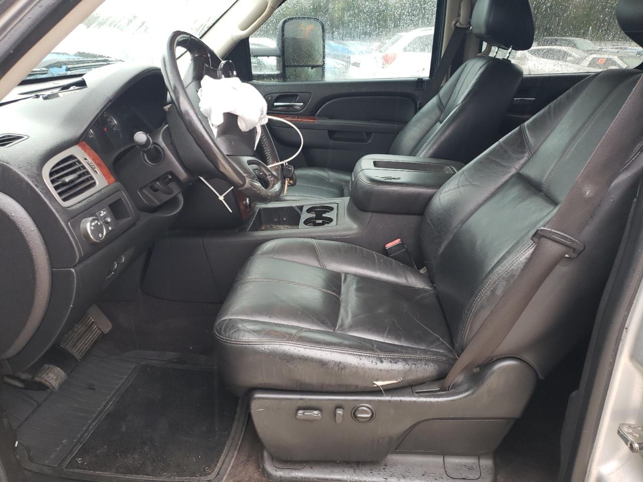 2010 Chevrolet Silverado - Image 7